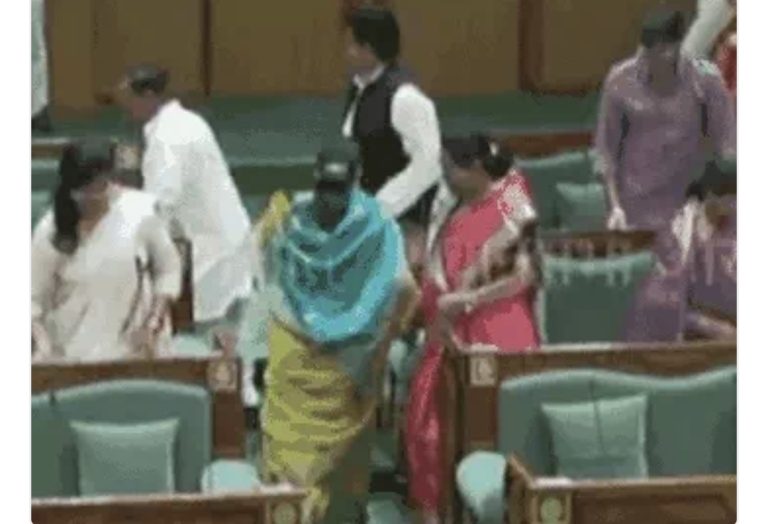 सरकारी जमीनों में अतिक्रमण पर सदन में हंगामा:भूपेश बोले- अतिक्रमणकारियों को सरकार का संरक्षण, नारेबाजी करते हुए विपक्ष ने किया वॉकआउट