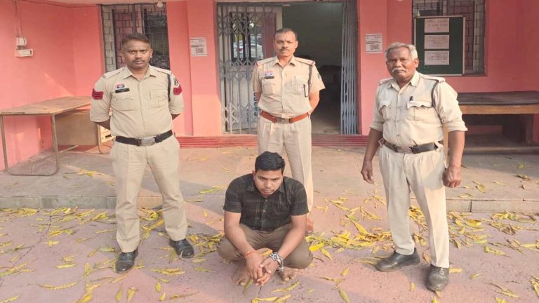 रायगढ़: ब्लैकमेलिंग से परेशान महिला ने की आत्महत्या, आरोपी युवक गिरफ्तार