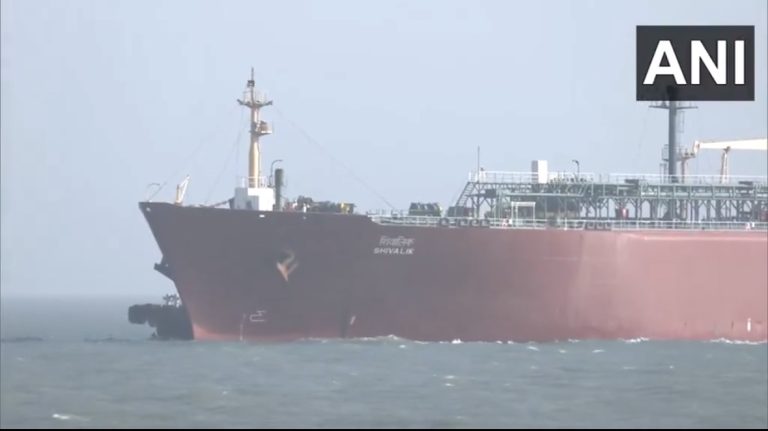 भारतीय जहाजों को रास्ता देने के बदले ईरान ने भारत से 3 जब्त टैंकर छोड़ने को कहा, दवाइयों की सप्लाई भी मांगी