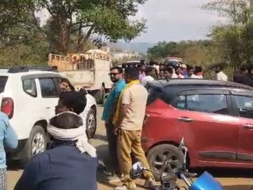 छत्तीसगढ़: वाहनों की मामूली टक्कर के बाद शुरू हुए विवाद ने लिया सांप्रदायिक तनाव का स्वरूप, मारपीट व तोड़फोड़; दूसरे पक्ष ने रैली निकाल की आगजनी