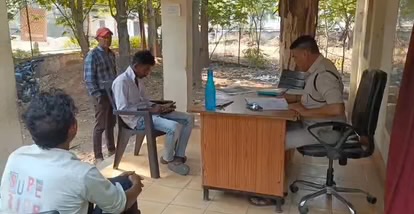 कोरबा: स्कूल की छत पर सो रहा युवक नीचे गिरा, मौके पर ही मौत; परिजनों में मचा कोहराम