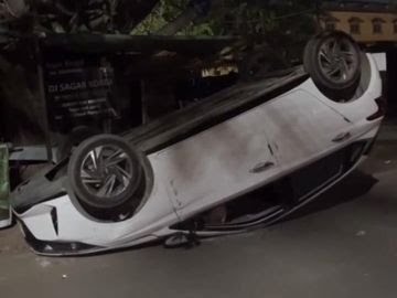 कोरबा में दो अलग हादसों में 5 लोग घायल,  शराब के नशे में कार पलटी, थार-कार भिड़ंत में वाहन बुरी तरह क्षतिग्रस्त