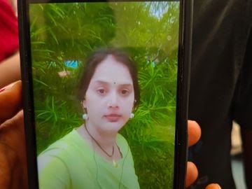 छत्तीसगढ़: कॉन्स्टेबल की पत्नी और 9 साल के बेटे की हत्या, अवैध संबंध को लेकर महिला ने चाकू से किया हमला