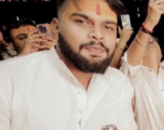 कोरबा: बैंक कर्मी की सड़क हादसे में मौत, मवेशी से टकराई कार, टक्कर इतनी भीषण की कार के उड़ गए परखच्चे