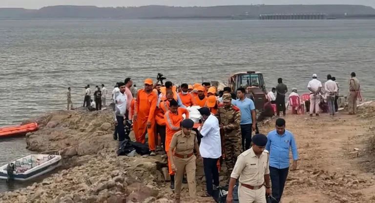 क्रूज हादसा: आज मिले चाचा-भतीजे के शव, अब तक 13 की मौत, परिजन बोले- यह एक्सीडेंट नहीं, मर्डर है