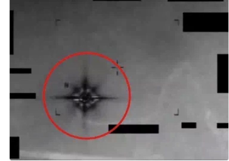 अमेरिका ने UFO से जुड़ी पहली फाइलें जारी कीं, चांद पर रहस्यमयी वस्तुएं दिखने का दावा, अंतरिक्ष यात्री बोले- बाहर आतिशबाजी जैसा नजारा