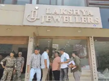 रायपुर:  1 करोड़ की ज्वेलरी चोरी, आधी-रात दुकान में घुसे चोर, सुबह दुकान खोलने पर चला पता