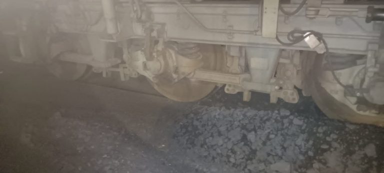 कोरबा: मालगाड़ी का इंजन पटरी से उतरा, 3 घंटे की मशक्कत के बाद ट्रैक हुआ बहाल