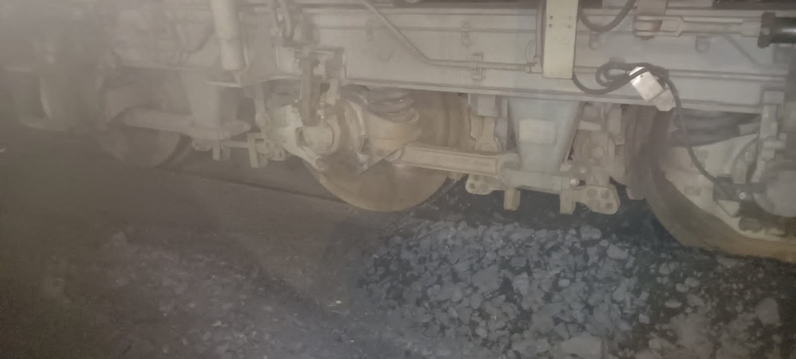 कोरबा: मालगाड़ी का इंजन पटरी से उतरा, 3 घंटे की मशक्कत के बाद ट्रैक हुआ बहाल