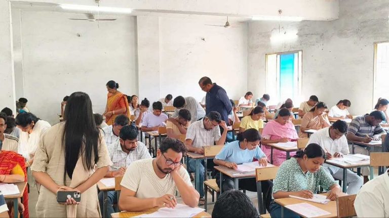 छत्तीसगढ़: D.El.Ed द्वितीय वर्ष और CGPSC परीक्षा तिथि में टकराव होने से अभ्यर्थियों की बढ़ी परेशानी, शिक्षा मंत्री से की परीक्षा तिथि बदलने की मांग