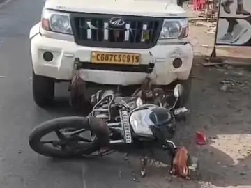 कोरबा: तेज रफ्तार पिकअप ने बाइक को मारी टक्कर, हार्डवेयर व्यापारी की मौत; लौट रहे थे पूजा के फूल लेकर