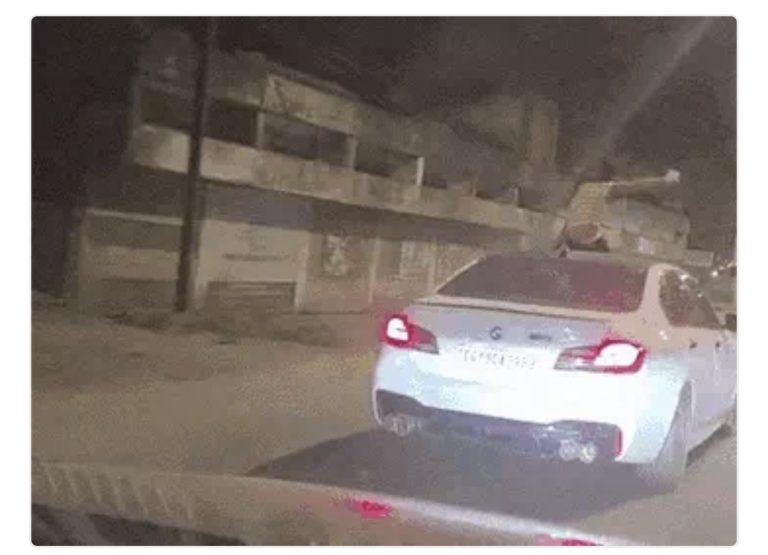 बिलासपुर: BMW कार की सनरूफ खोलकर डांस कर रही थी युवती, कार जब्त; बॉयफ्रेंड को पकड़ थाने ले गई पुलिस