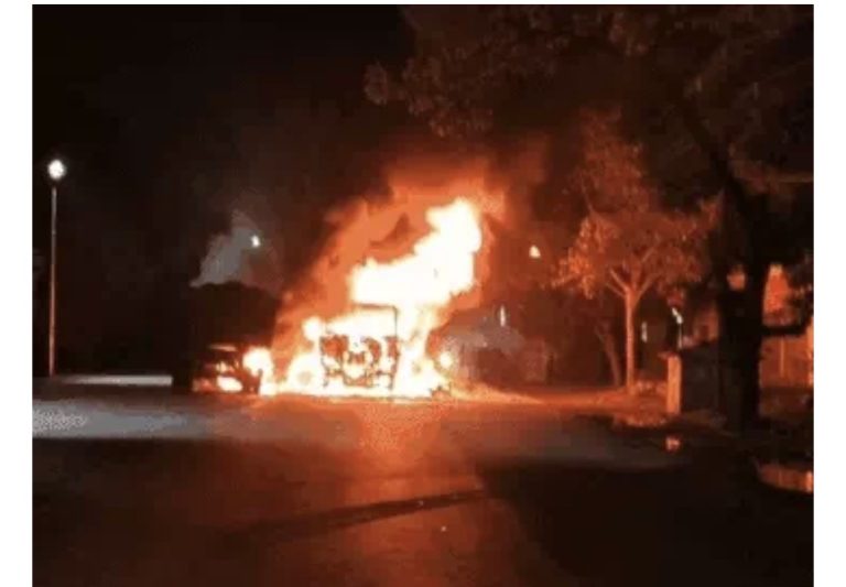 रायगढ़: कोयला लोड 2 ट्रेलर के बीच टक्कर, जिंदा जला एक का ड्राइवर, दूसरे ने कूद कर बचाई जान