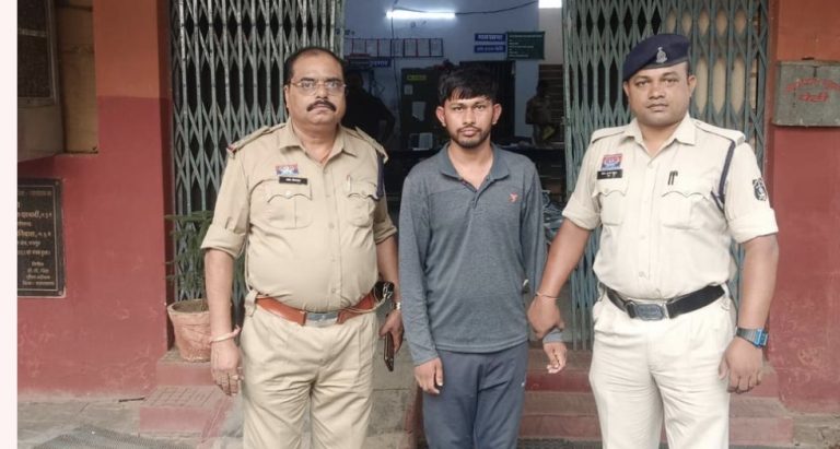छत्तीसगढ़: इंस्टाग्राम पर लड़की बनकर की युवकों से दोस्ती, फिर पैसों की डिमांड पूरी नहीं होने पर किया ब्लैकमेल; युवक गिरफ्तार