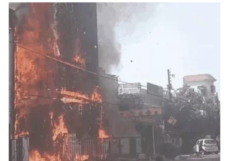 लखनऊ: कोचिंग सेंटर में लगी भीषण आग , 10 स्टूडेंट की मौत, 5 के फंसे होने की आशंका; आग से बचने के लिए बाथरूम में छिपे थे बच्चे