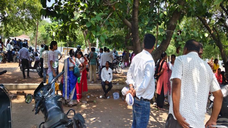 छत्तीसगढ़:  जबरन धर्म परिवर्तन कराने के आरोप में दो पास्टर गिरफ्तार; ईसाई समाज ने थाने में जमकर किया हंगामा