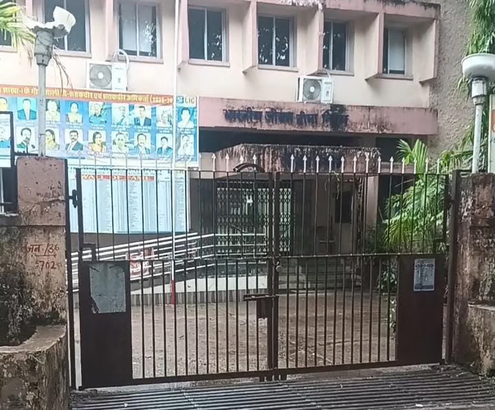 कोरबा: LIC ऑफिस में फंदे से लटका मिला सुरक्षाकर्मी का शव; जांच में जुटी पुलिस