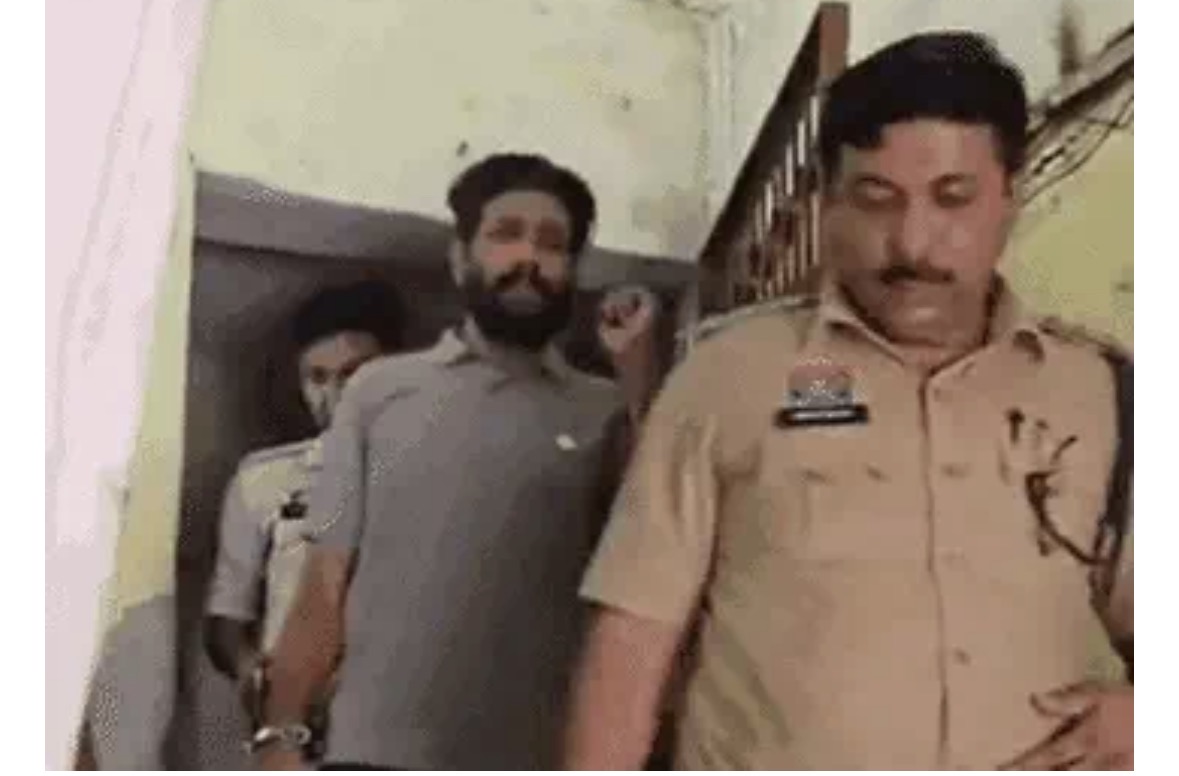 रायगढ़: बेटे को देशविरोधी बातें सिखाने वाला पिता गिरफ्तार, पत्नी पर कलमा पढ़ने बनाता था दबाव; पुलिस ने लगवाए हिंदुस्तान-जिंदाबाद और पाकिस्तान-मुर्दाबाद के नारे