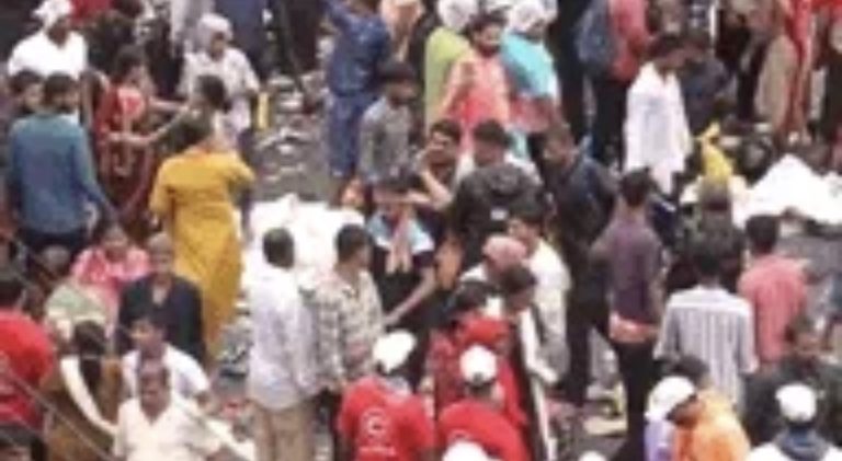 पुरी रथ यात्रा में भारी भीड़ से भगदड़ जैसी स्थिति, एक की मौत, कई श्रद्धालु अस्पताल में भर्ती
