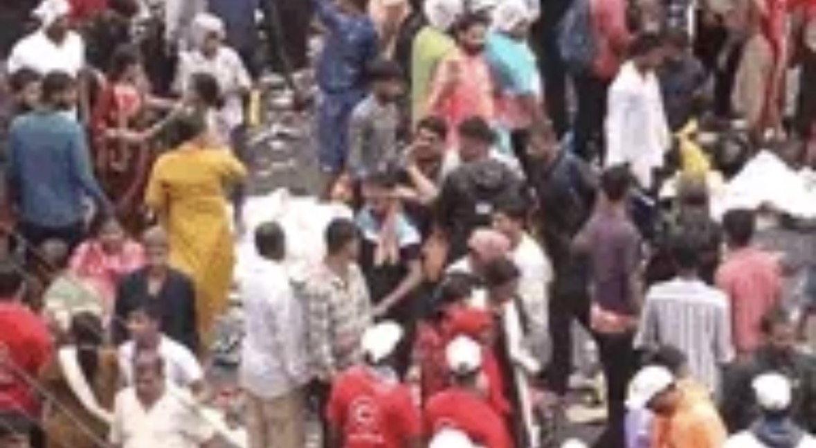 पुरी रथ यात्रा में भारी भीड़ से भगदड़ जैसी स्थिति, एक की मौत, कई श्रद्धालु अस्पताल में भर्ती