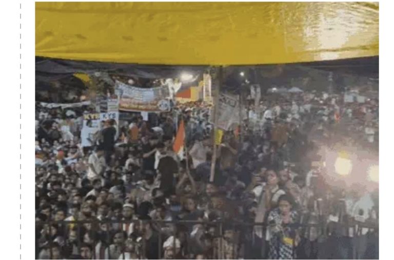 जंतर-मंतर पर 10 हजार से अधिक लोग, संसद मार्च थोड़ी देर में, पुलिस की परमिशन नहीं, 5000 जवान तैनात; वांगचुक की अनशन तोड़ने की 3 शर्तें