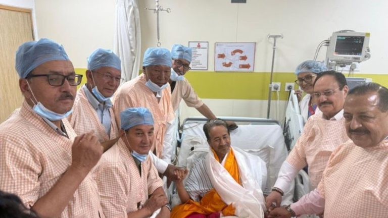सोनम वांगचुक ने 27वें दिन अनशन तोड़ा, CJP का आज देशभर में प्रदर्शन का ऐलान; सरकार ने दोनों शिक्षा सचिवों को हटाया
