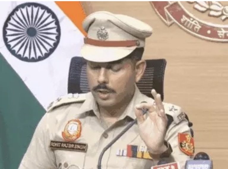दिल्ली पुलिस बोली- फेक न्यूज फैलाने वाले 400 से ज्यादा अकाउंट किए गए बंद; की जा रही सोशल मीडिया की मॉनिटरिंग