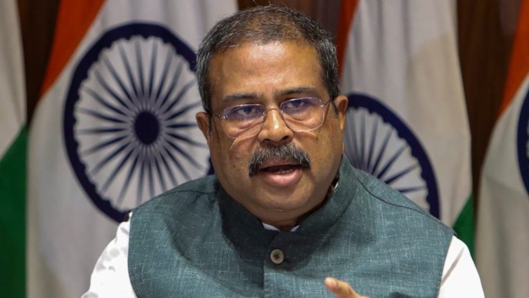 धर्मेंद्र प्रधान ने दिया इस्तीफा, PM मोदी को भेजी चिट्ठी; जंतर-मंतर पर ‘कॉकरोचों’ के संग्राम के बाद बड़ा फैसला