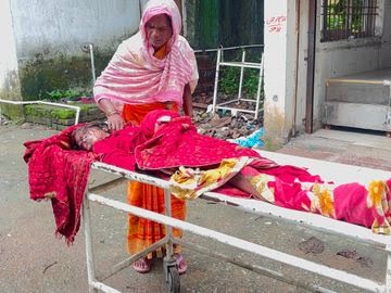 कोरबा: छोटे भाई के साथ खेल रही थी मासूम, गमछे में गला फंसने से हुई मौत