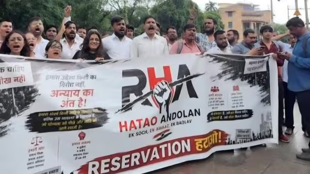देशभर में सुलगने लगी आरक्षण विरोधी आग, लखनऊ से नागपुर तक बवाल; भाजपा को वोट न देने…