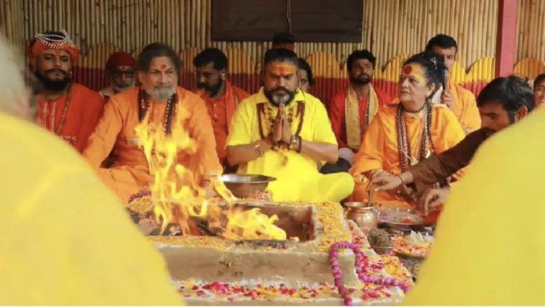 साधु-संतों ने किया बड़ा एलान, मथुरा में श्रीकृष्ण जन्मभूमि पर छह दिसंबर को होगी कारसेवा