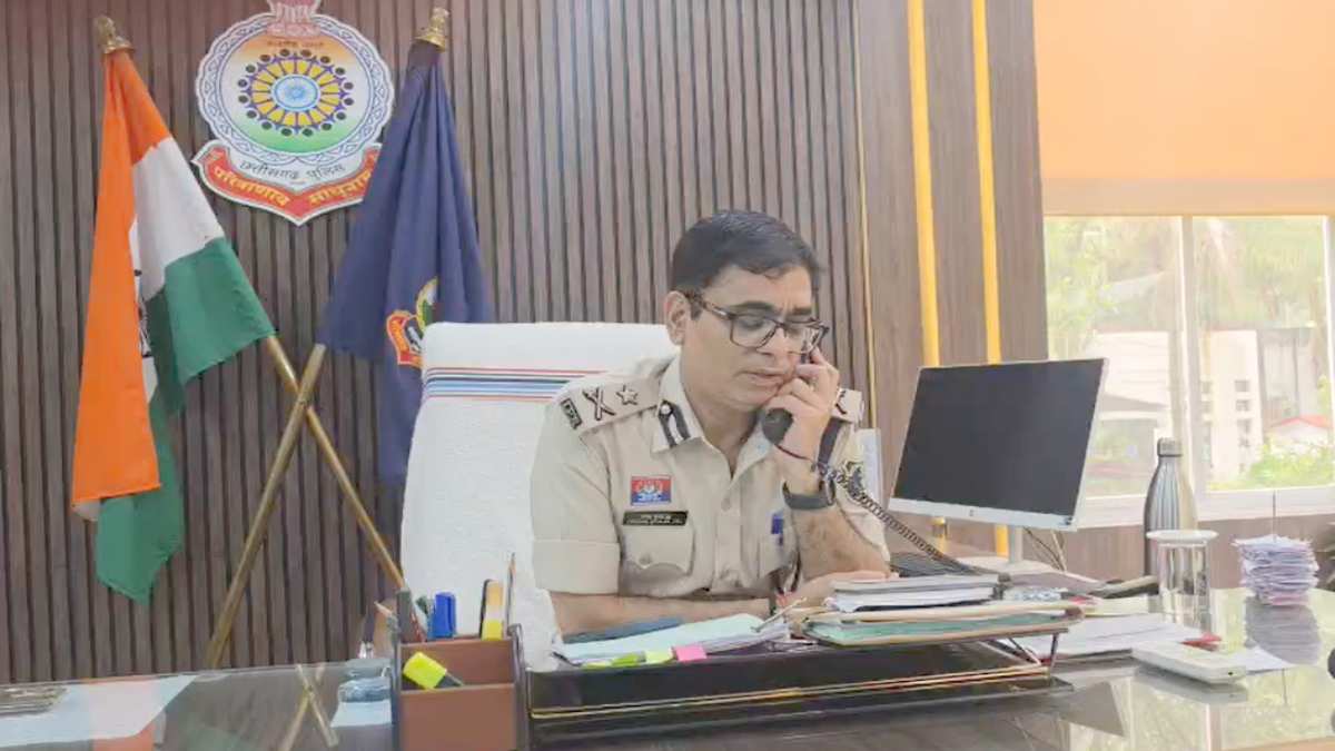 छत्तीसगढ़: प्रशिक्षु IPS पर 1 करोड़ रिश्वत मांगने का आरोप, IG ने कहा- जांच प्रभावित न हो इसलिए ASI और आरक्षक लाइन अटैच
