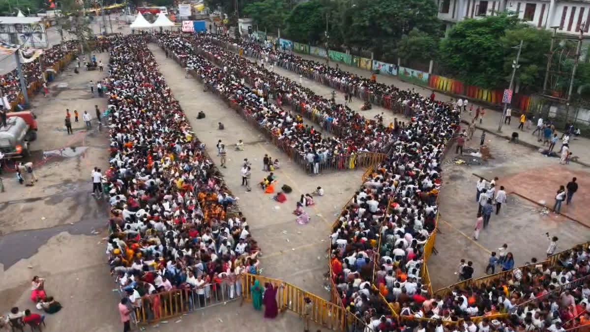 उज्जैन: महाकाल परिसर में लाखों की भीड़ उमड़ी, भगदड़ जैसे हालात, 13 की तबीयत बिगड़ी; नागपंचमी पर ही खुलता है नागचंद्रेश्वर मंदिर