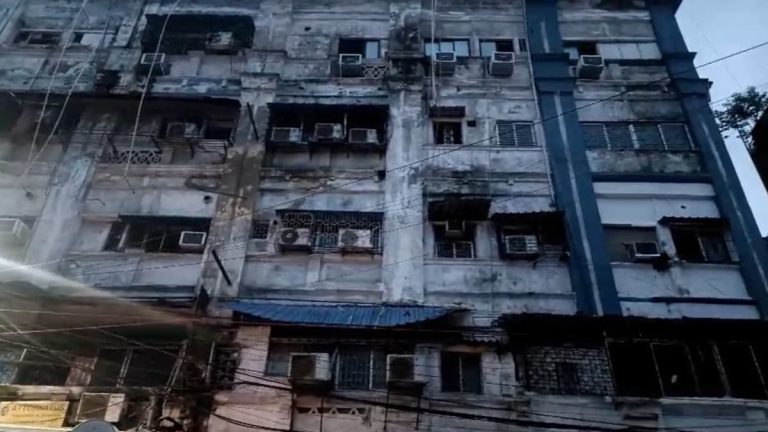 कोलकाता: होटल में आग लगने से 9 बांग्लादेशी नागरिकों की दर्दनाक मौत; कई लोग घायल
