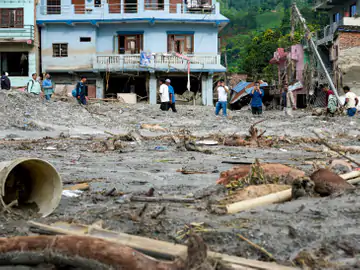 नेपाल और तिब्बत में 586 मौत, 2500 लापता, इसमें 320 भारतीय शामिल; दो नई झीलें बनने से खतरा अभी टला नहीं