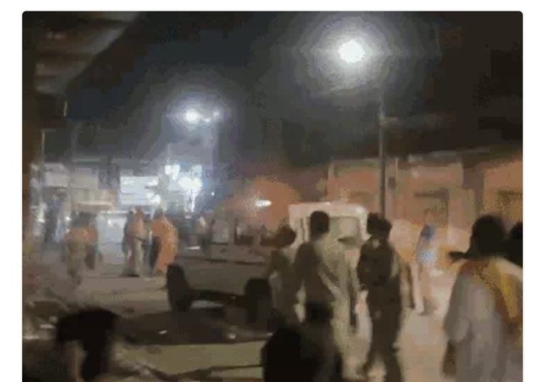 बिलासपुर: हिंदू विरोधी टिप्पणी को लेकर 2 पक्षों में पथराव-तोड़फोड़, पुलिस ने किया लाठीचार्ज, आंसू गैस के गोले छोड़े; TI समेत कई घायल