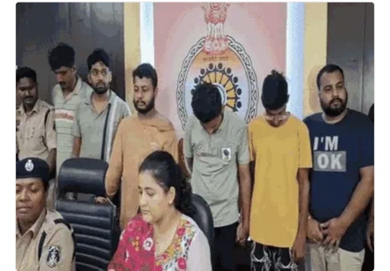 बिलासपुर: बुर्का पहनकर पिस्टल की नोक पर लूट, एक गिरोह के 6 गिरफ्तार; जेवर-पैसे बंटवारे को लेकर हुआ विवाद तो खुली पोल