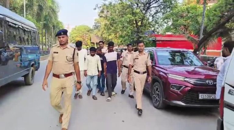 बिलासपुर हिंसा मामले में अब तक 29 गिरफ्तार, रामसिंह के ठिकानों पर दबिश; पुलिस ने 5 और आरोपियों का निकाला जुलूस