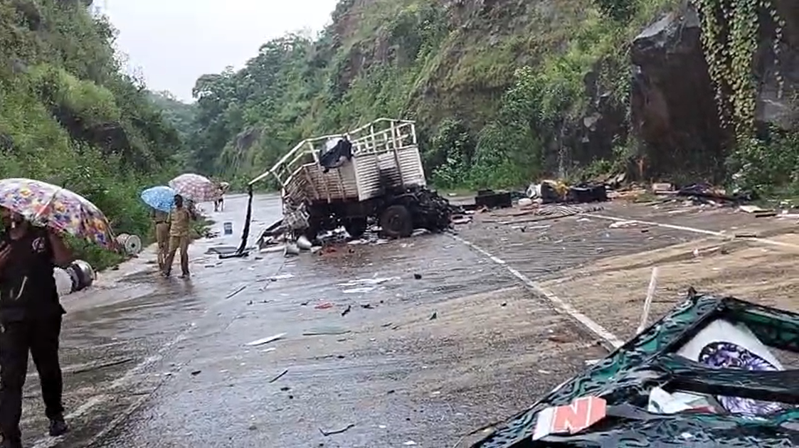 छत्तीसगढ़: नेशनल हाइवे-30 पर भीषण सड़क हादसे में 5 लोगों की मौत, 5 घायल