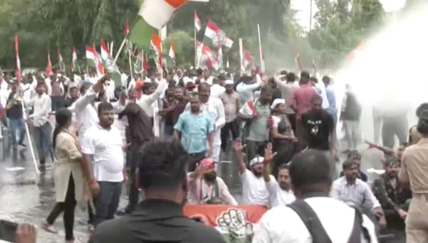 मुख्य चुनाव आयुक्त के खिलाफ कांग्रेस का देशभर में प्रदर्शन, कॉकरोच जनता पार्टी ने ज्ञानेश कुमार का इस्तीफा मांगा, 2 अक्टूबर से आंदोलन का ऐलान