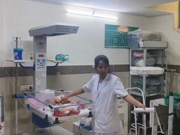 कोरबा:  खेत में मिली नवजात बच्ची, रोने की आवाज सुनकर पहुंचे लोग; जिला अस्पताल रेफर