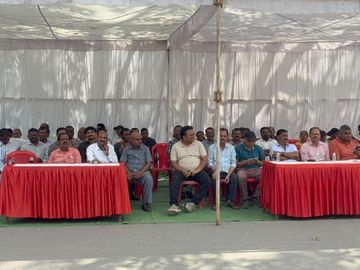 कोरबा: नगर निगम के अधिकारी-कर्मचारियों ने दिया एक दिवसीय धरना, 18 सूत्रीय मांगों पर सरकार को चेताया; बड़े आंदोलन की चेतावनी दी