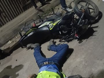कोरबा: तेज रफ्तार ट्रेलर की चपेट में आने से अडानी पावर के कर्मचारी की मौत, परिजनों ने किया प्रदर्शन; मुआवजे और नौकरी पर बनी सहमति
