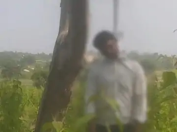 कोरबा के आरक्षक की पत्थलगांव में पेड़ पर लटकी मिली लाश, पुलिस कर रही जांच